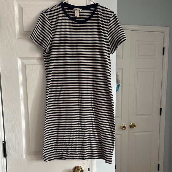 H&M Dresses & Skirts - H&M Navy and White Striped Tee